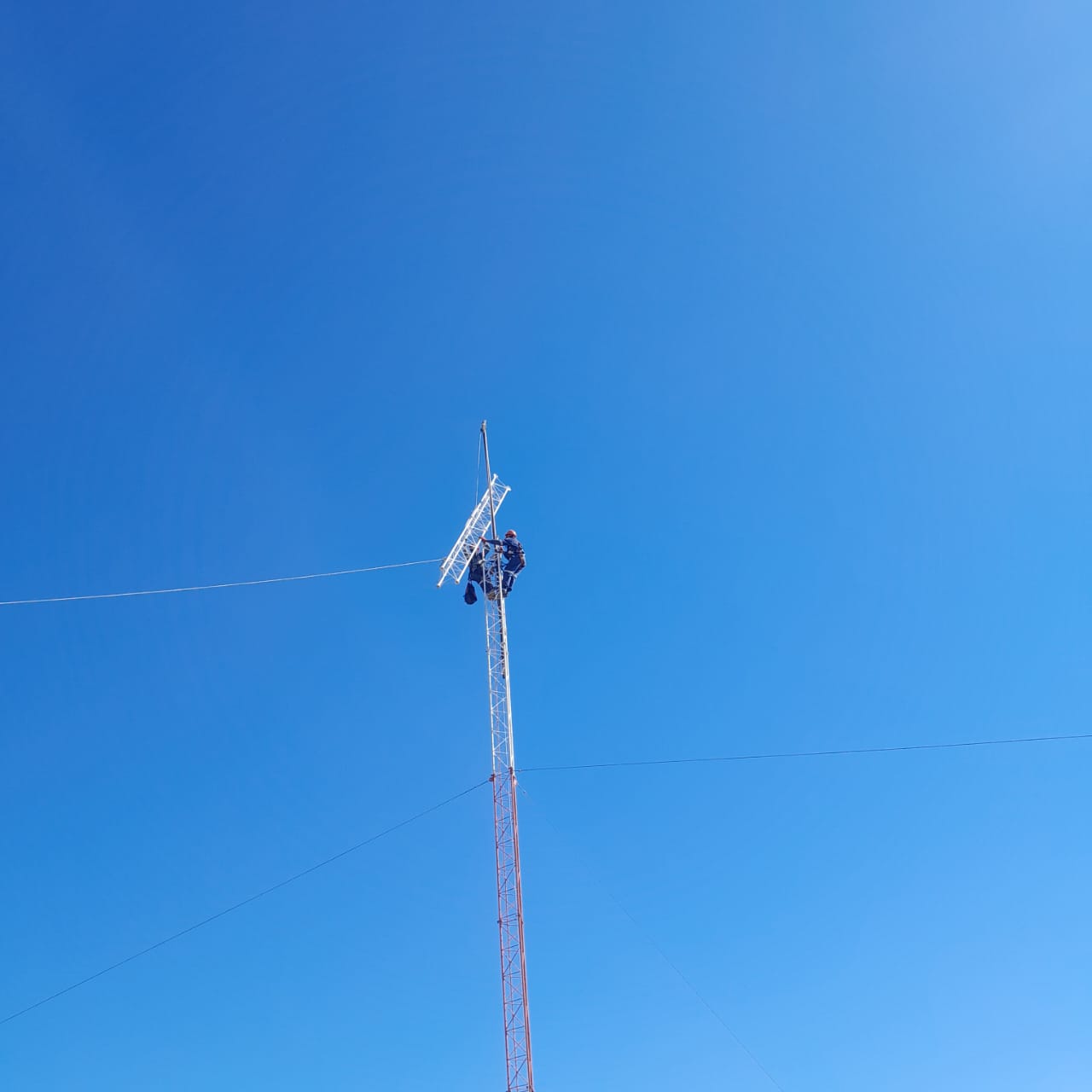 Mast Install in Progress